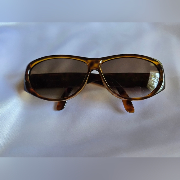 Christian Dior 2021A 11 Brown Tortoise Sunglasses - Picture 2 of 12
